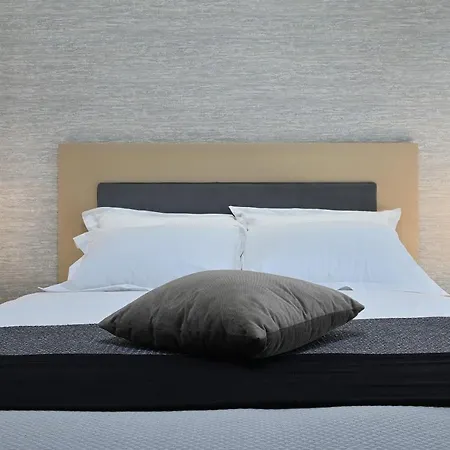 The Lop Holidays Luxury Apartment Athens