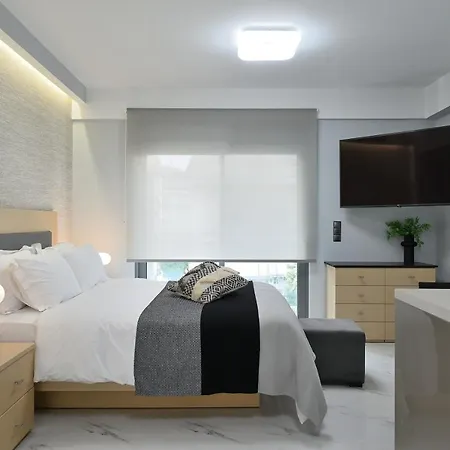 The Lop Holidays Luxury דירה