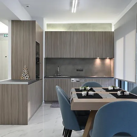 The Lop Holidays Luxury דירה *